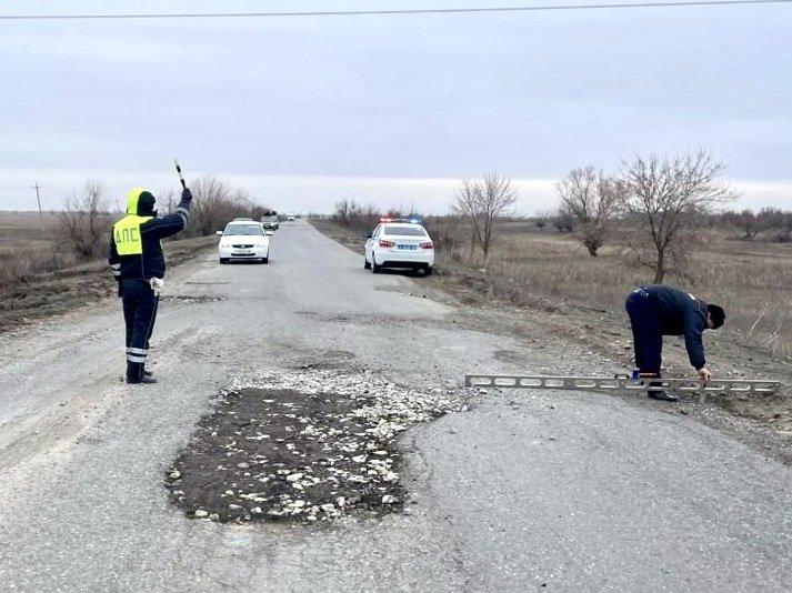 Красноярские госавтоинспекторы обследовали состояние улично-дорожной сети района
